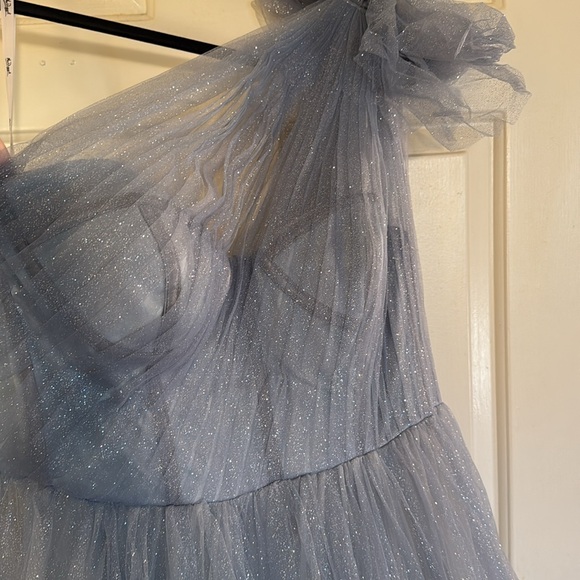 MAC DUGGAL
Blue Glitter One-Shoulder Ombre Gown with Bow - Picture 4 of 13